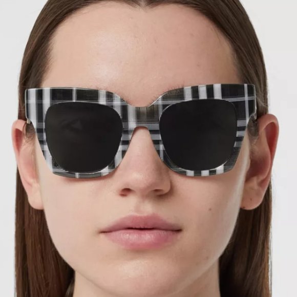 Burberry sunglasses main image 4
